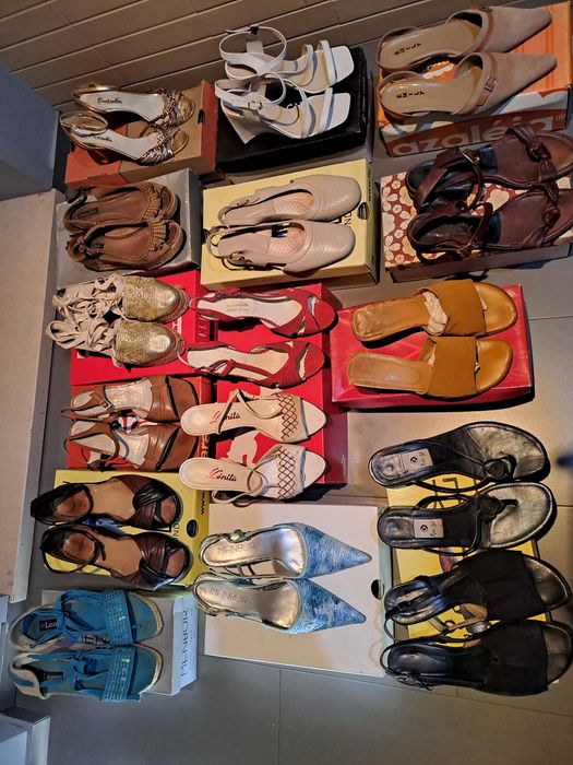 Vende se sapatos de senhora