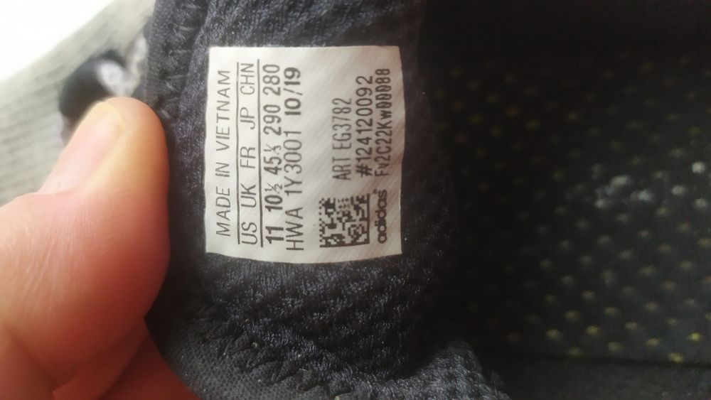 Кроссовки Adidas оригинал р.45