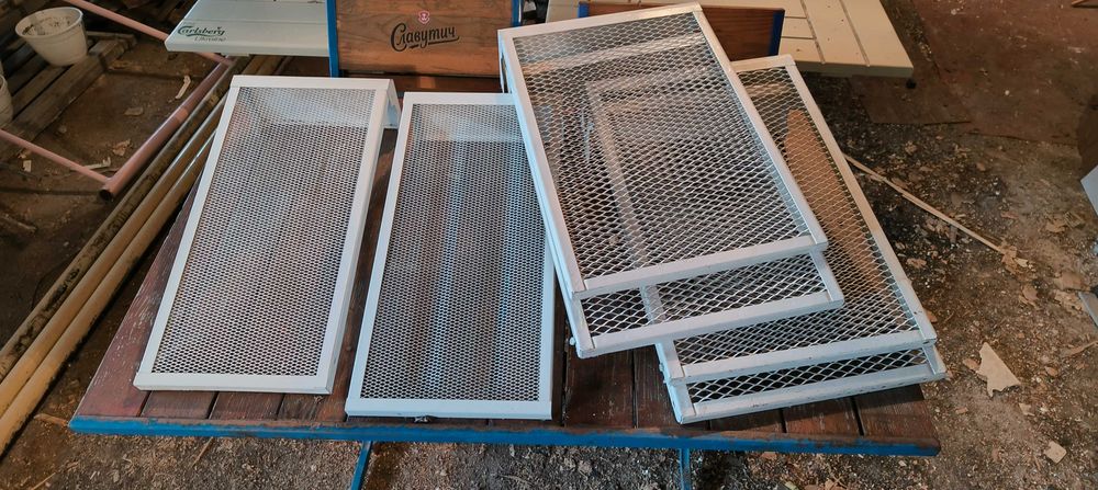 Накладки декаративные на батареи отопления. 1000 гр за всё.