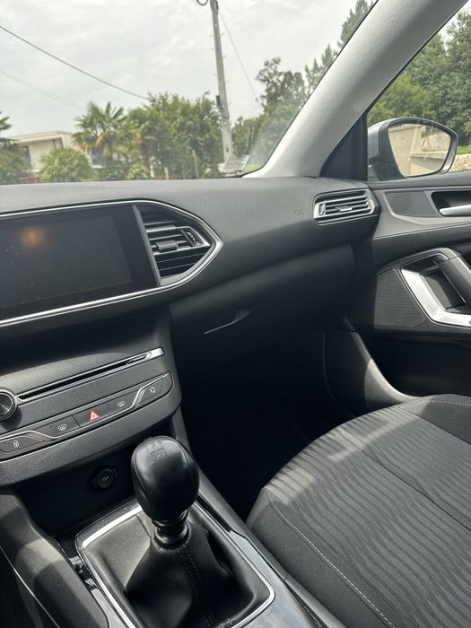 Peugeot Cinza 2017