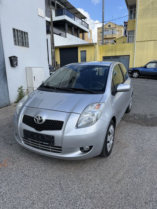Vendo toyota yaris caixa automatica