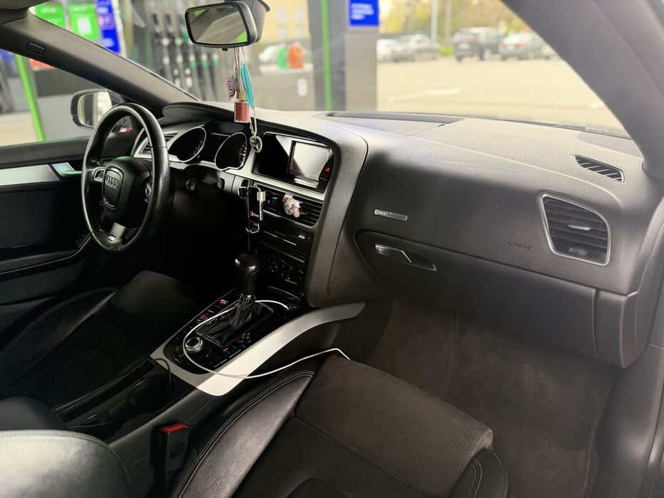 продам Audi A5 s line