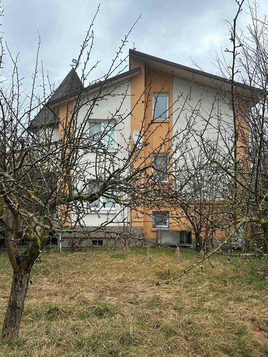 Продаж будинку з ділянкою 8 соток у Хмельницькому
