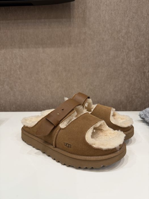 Сандалі бренду UGG. Стан нових