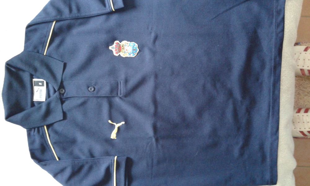 Camisola Las Palmas, marca Puma, como nova, em excelentes condições.
