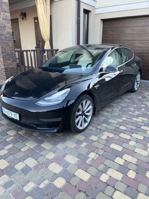Оренда  Авто прокат TESLA MODEL Y,3