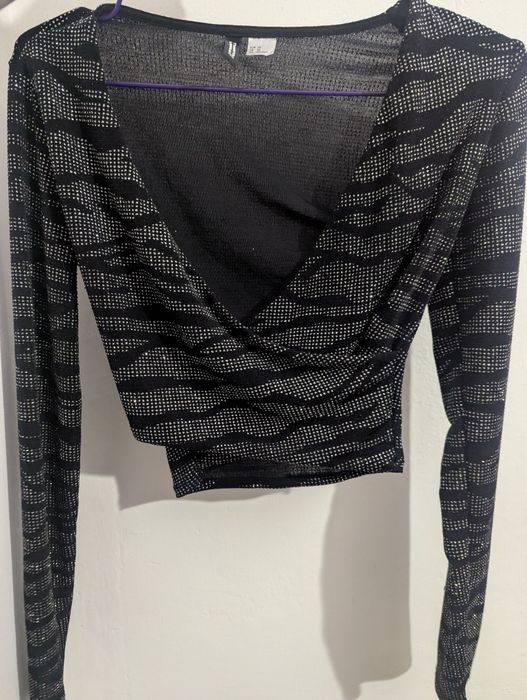 Топ чорний блискучий