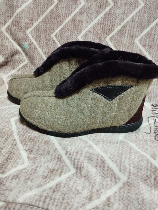 Продам бурки на подошве