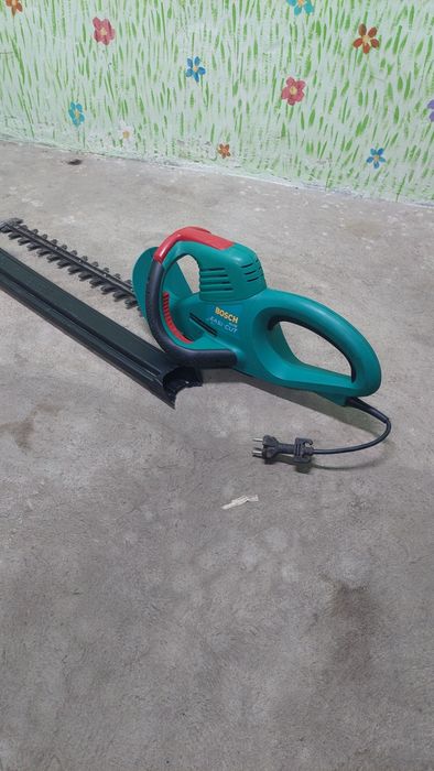 Bosch  Бош кущоріз кусторез для живого плоту кущів троянд саду