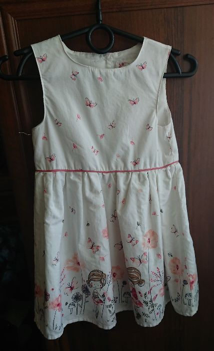Sukienka w motylki
