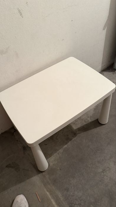 Mesa e 2 bancos ikea