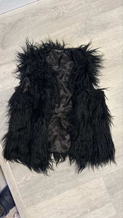 Хутряний жилет.