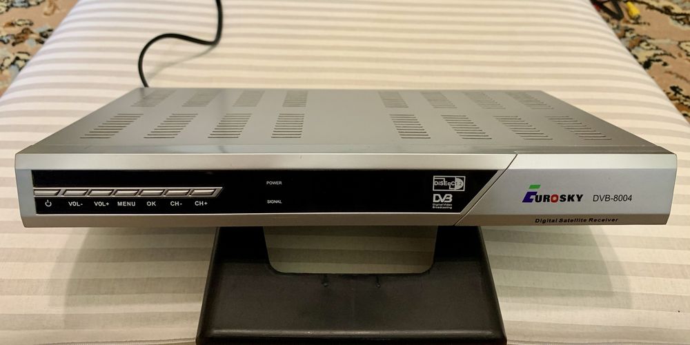 Супутникове телебачення ТВ-ресівер DVB-T2 Б/В Eurosky DVB-8004