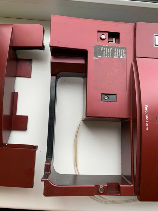 Передняя панель красного цвета кофемашины Vero CAFE latte Bosch ctes32