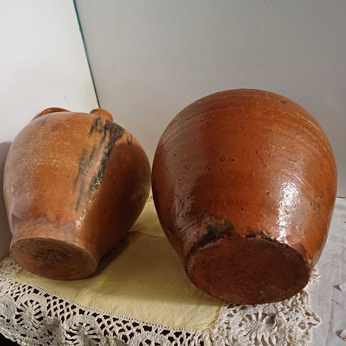 Bilhas ou vinagreiras em barro