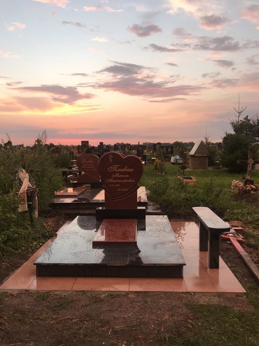 Пам'ятники, для військових комплекси,вироби з граніту, меморіальні ко