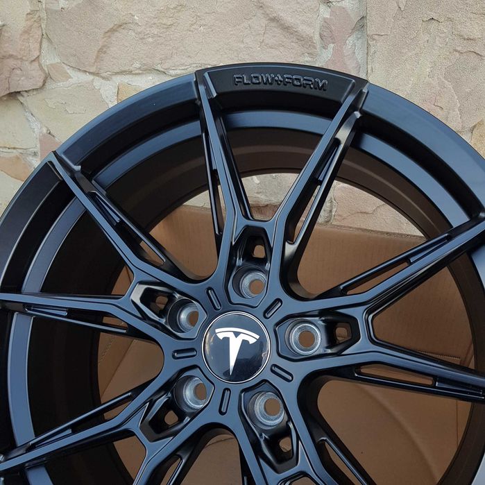 Диски НОВІ R18 5x114,3 Tesla Model 3 Toyota Camry RAV4 Lexus IS GS  Honda KIA