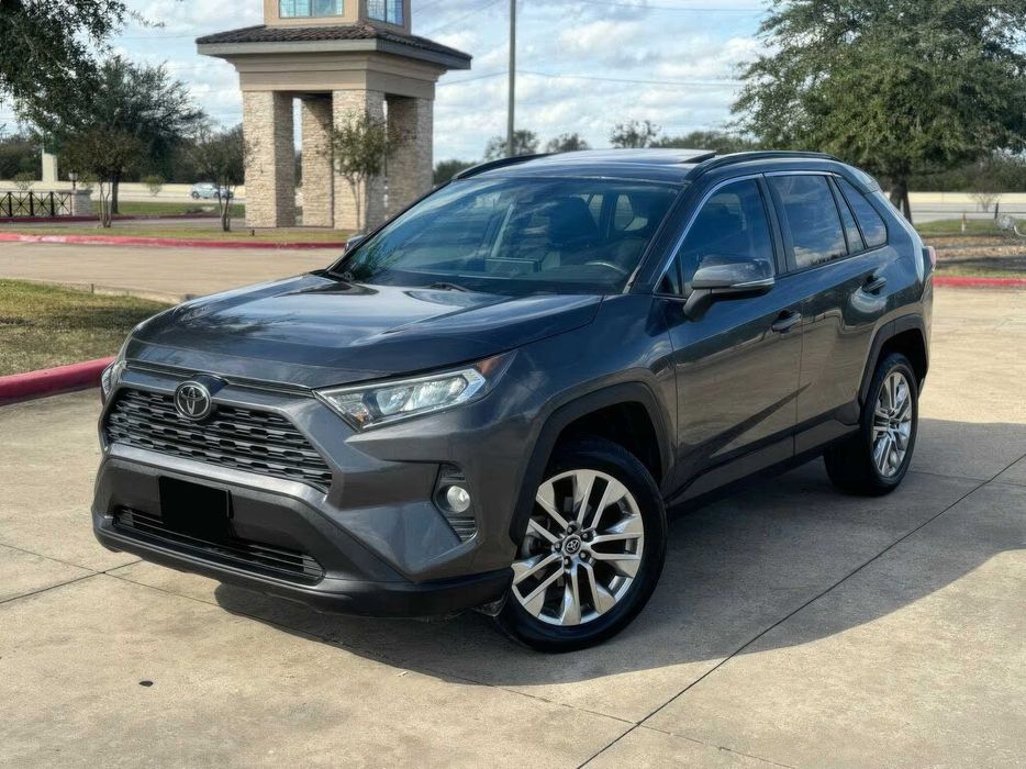 Toyota RAV4 XLE Premium      2019