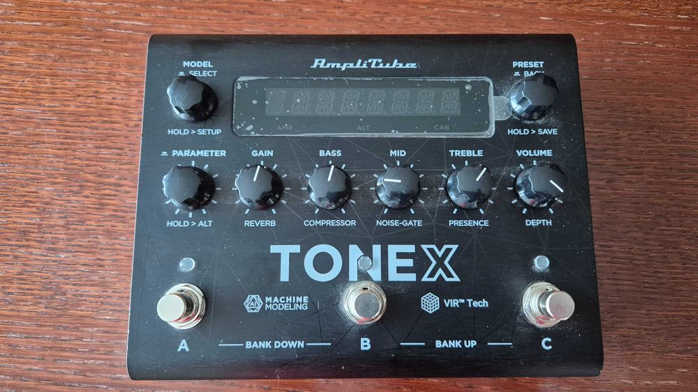 IK Multimedia Tonex Pedal