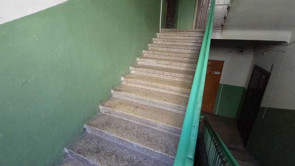 Сталинка 3/4 эт., Банный переулок, Молдаванка, рядом ЦЕНТР города