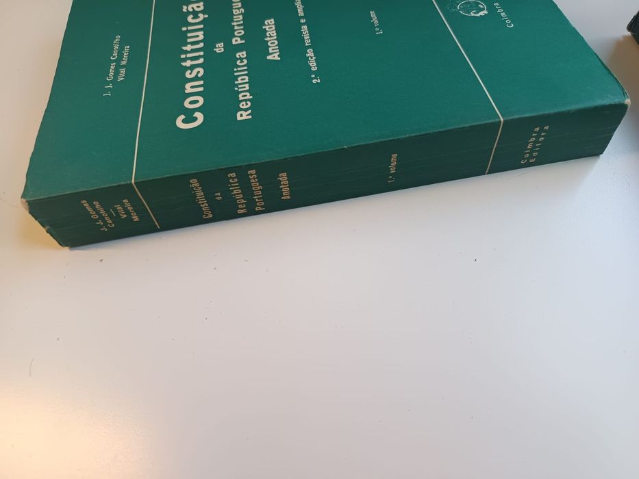 Constituição anotada e comentada
