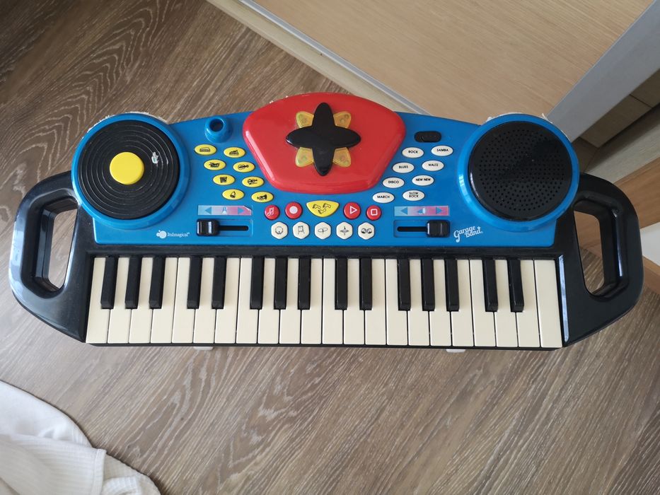 Piano musical criança