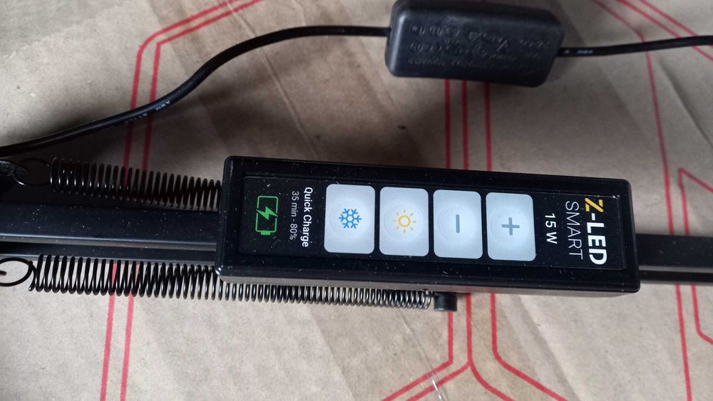 Лампа светодиодная 15 X-LED с сенсорной регулировкой  
USB зарядное