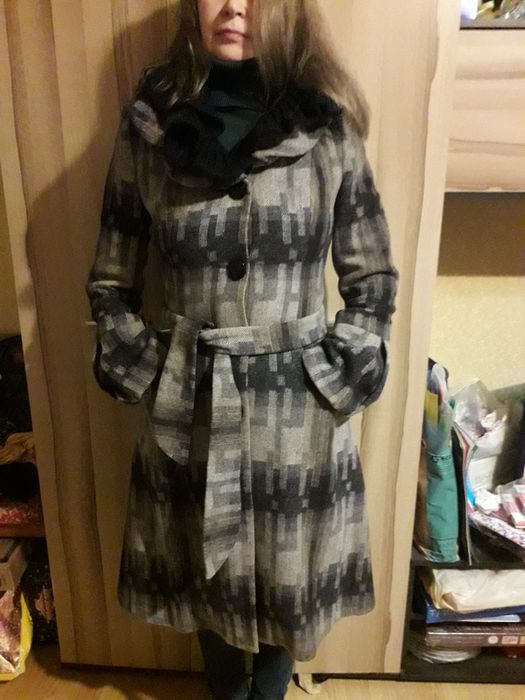 дуже добротне шерстяне пальто