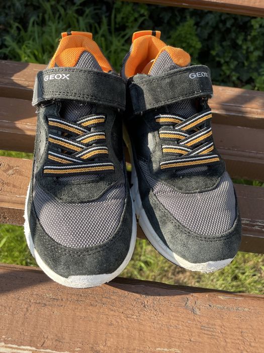 Salomon Geox якісні брендові кросівки 34 розмір