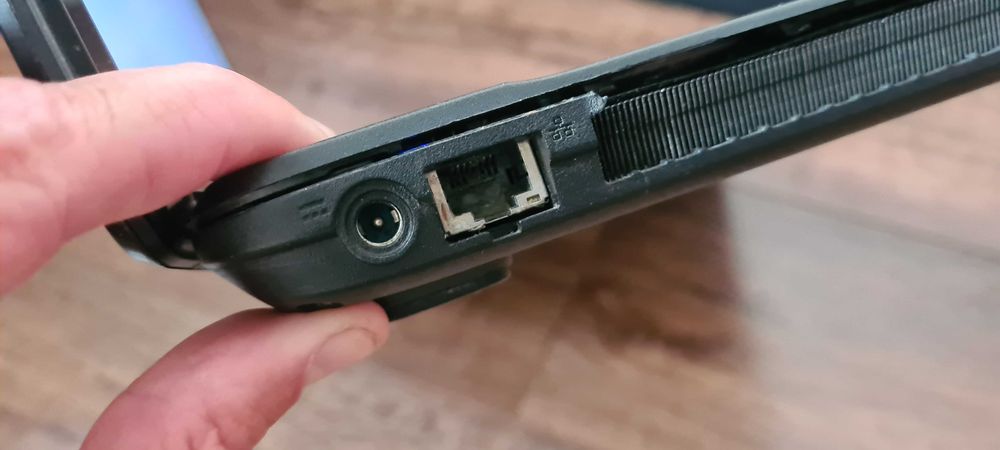 Laptom Acer Model E1-351GB9604G50Maks