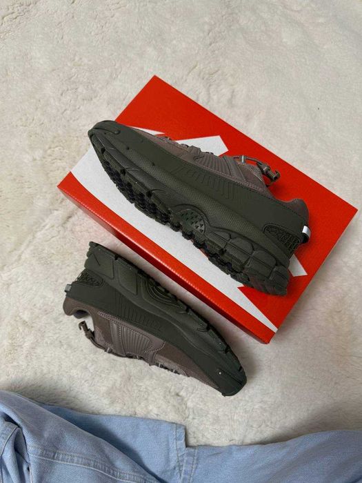 Кроссовки Nike Air Zoom Vomero Roam