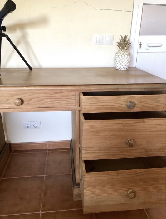 Cómoda / secretária de madeira pinho