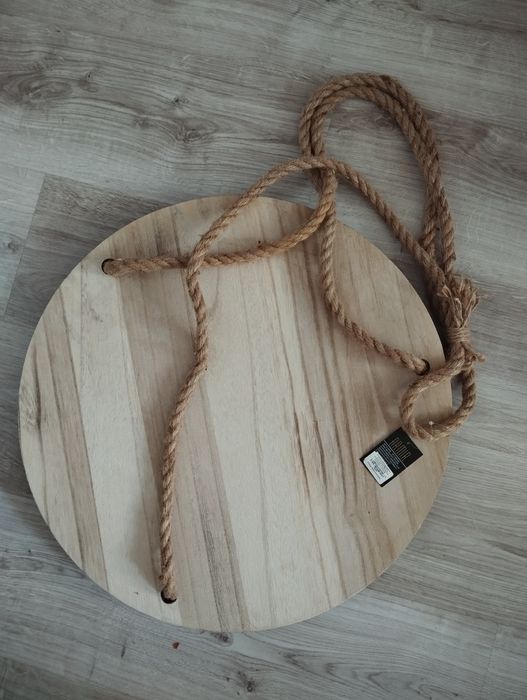 Drewniana półka wisząca