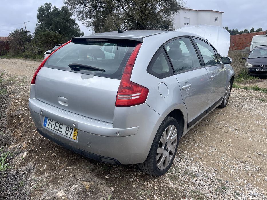 Citroen c4 acidentado a andar