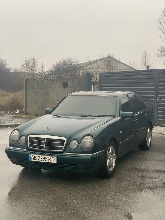 Продам Mercedes-Benz E-Class