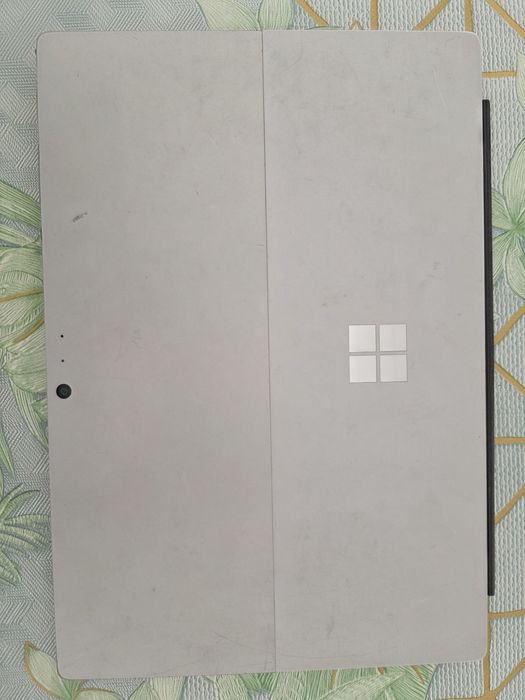 Surface 4 pro portátil