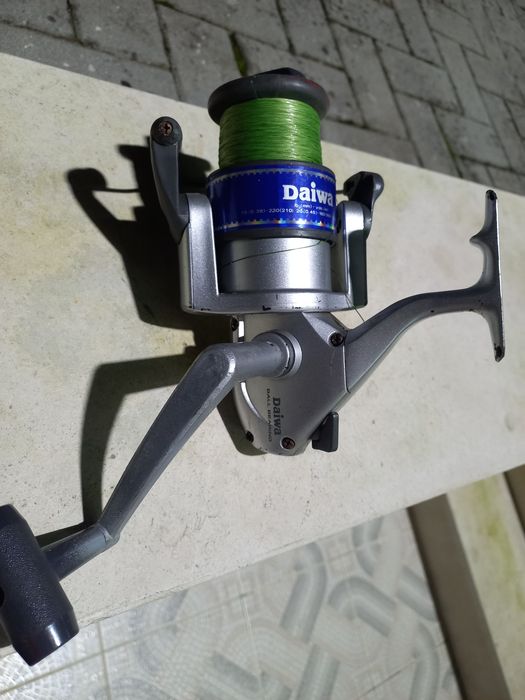 Carreto usado mas um bom estado daiwa pollo 5000