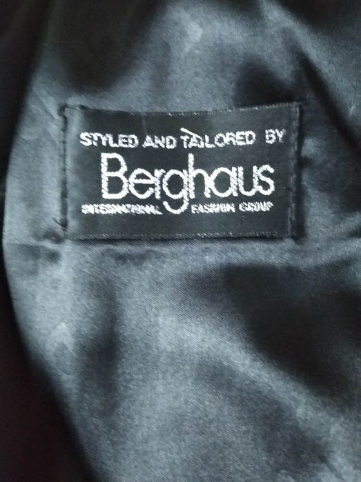 Продам шубу (натуральна,  вовк, чорного кольору)