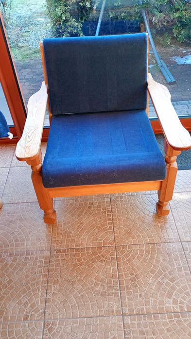 Fotel wypoczynkowy w dobrym stanie