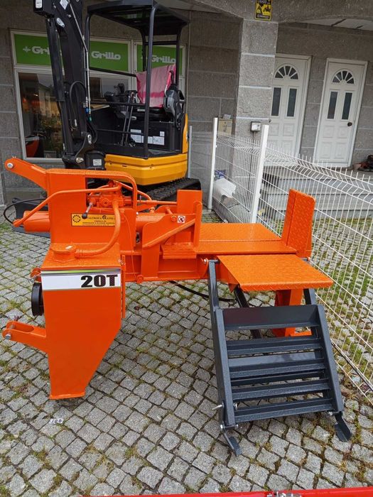 Rachador 20T com Elevador Hidráulico