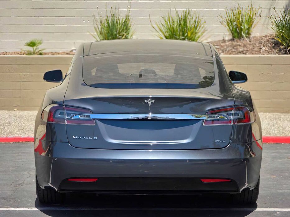 Tesla Model S 75D      2016