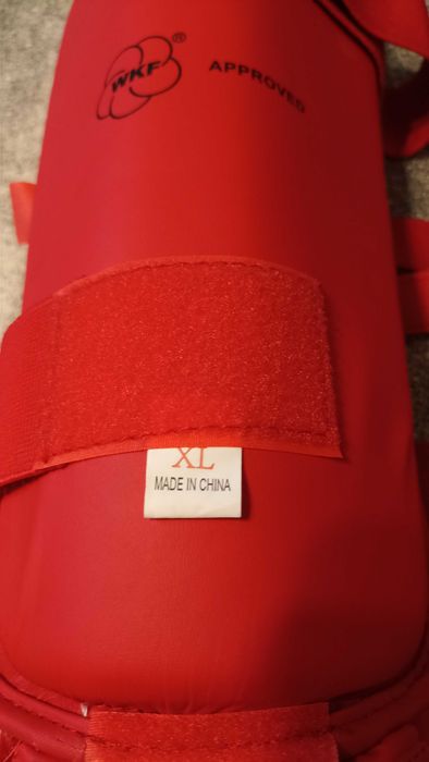 Червоні фути / захист для карате WKF Approved. XL. Стан нових
