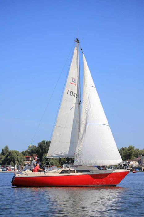 Яхта Dehler Delanta 80 вітрильно-моторна, прогулянкова