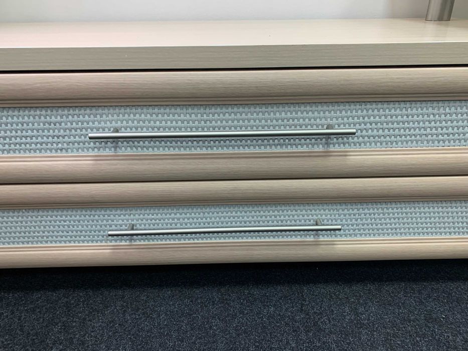 Тумбочка под технику, Италия