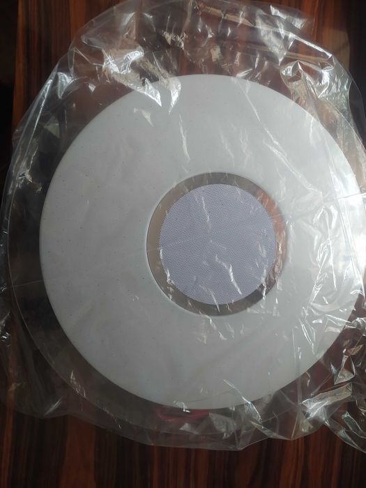 Candeeiro de teto Inspire Vizzini com altifalante