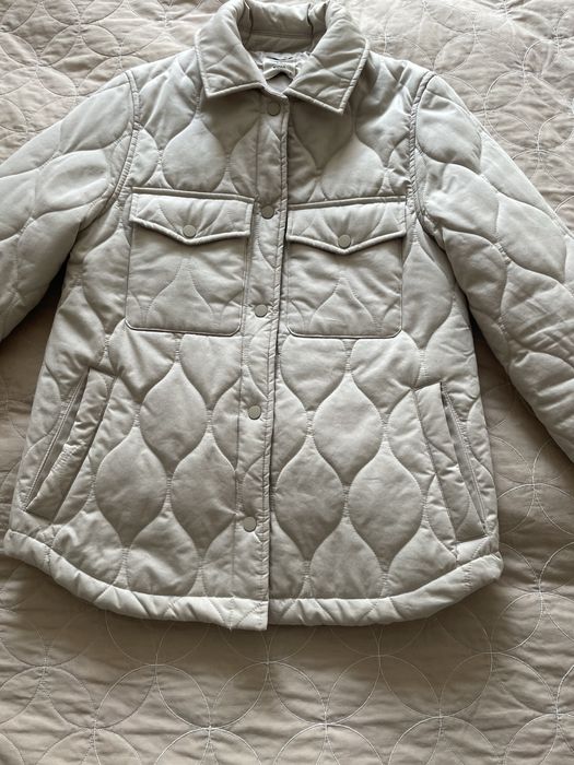 Куртка жіноча .