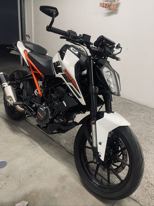 KTM Duke    2022
