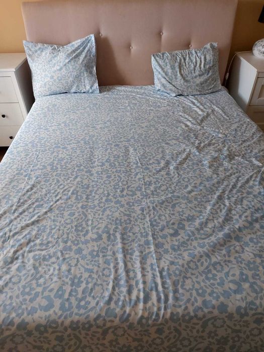 Vendo 9 movéis em segunda mão em muito bom estado! baratos (cama, espelho, mesa de cabeceira, comoda, armário, cadeira etc)
