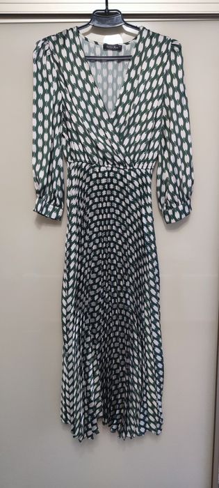 Сукня для святкової події