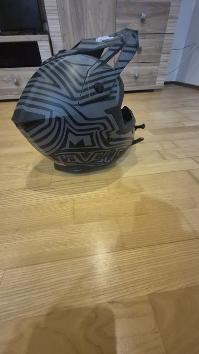 Sprzedam buty fly Racing fr5 kask oraz dwie pary googli